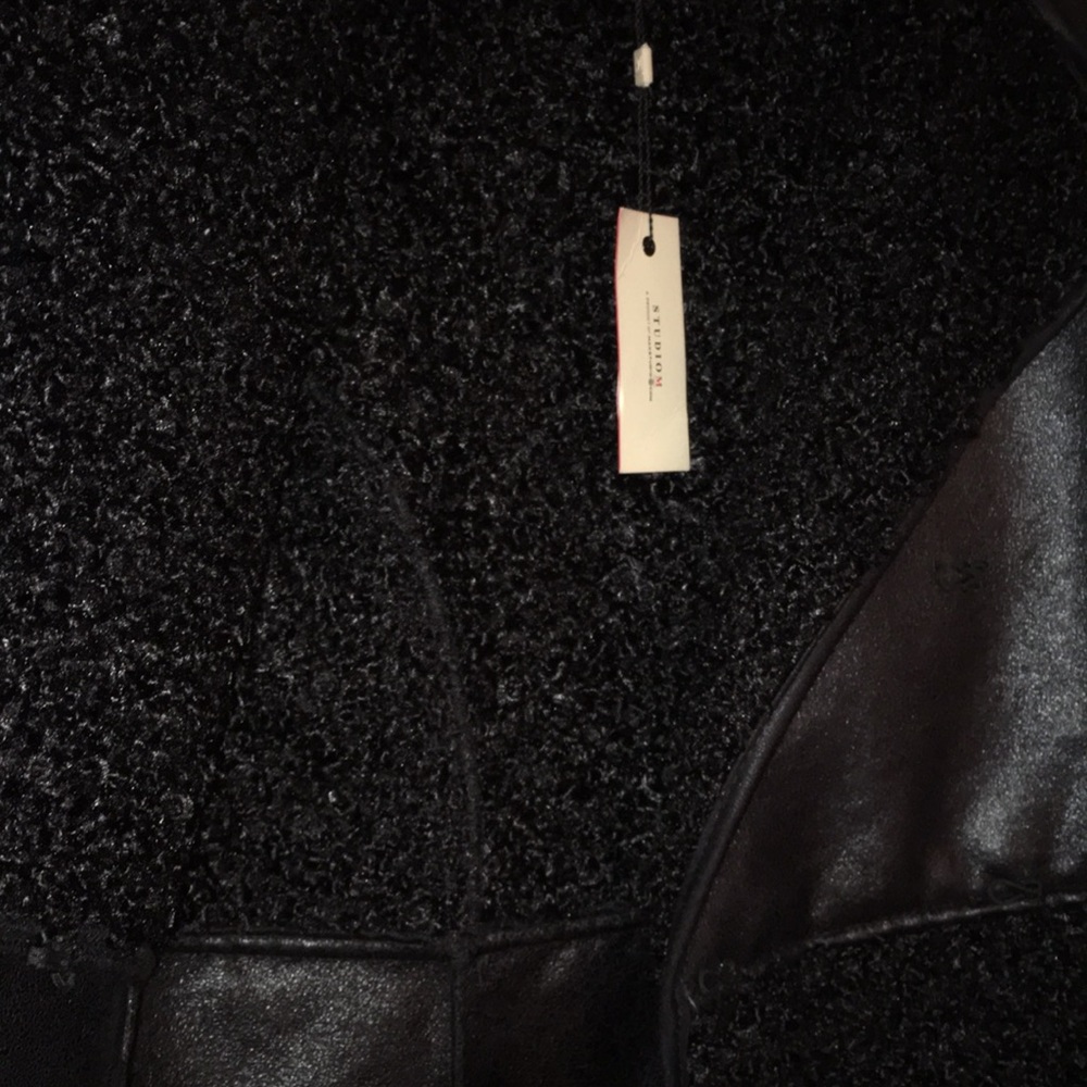 Max Studio BOUTIQEBLACK TEXTURED LEATHER & SHEARLING NWT COAT SIZE SMALL - Picture 4 of 11
